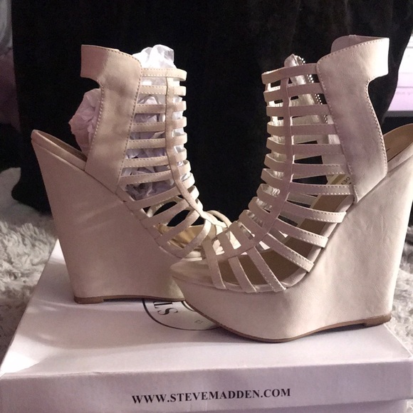 Steve Madden sandal - Bone color wedge - Picture 2 of 4